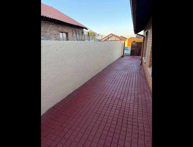 3 BEDROOM PROPERTY TO RENT IN PROTEA NORTH